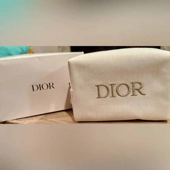 Dior Pouch - Picture 1 of 5